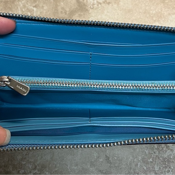 Coach Blue Floral Women's Wallet - Picture 3 of 4